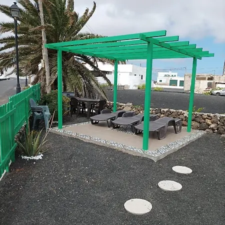 Appartement Casa Antonia Reyes, A La Sombra De Famara à Munique Extérieur photo