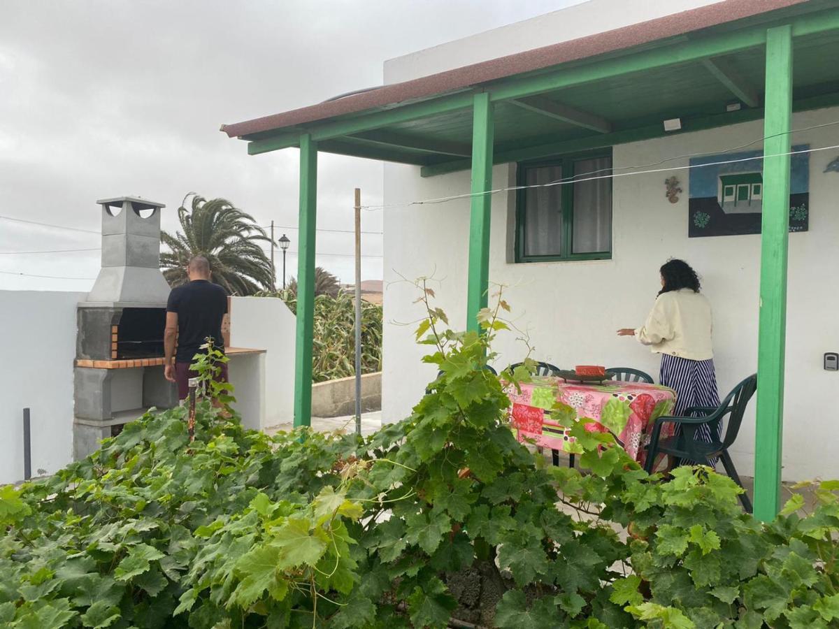 Casa Antonia Reyes, A La Sombra De Famara