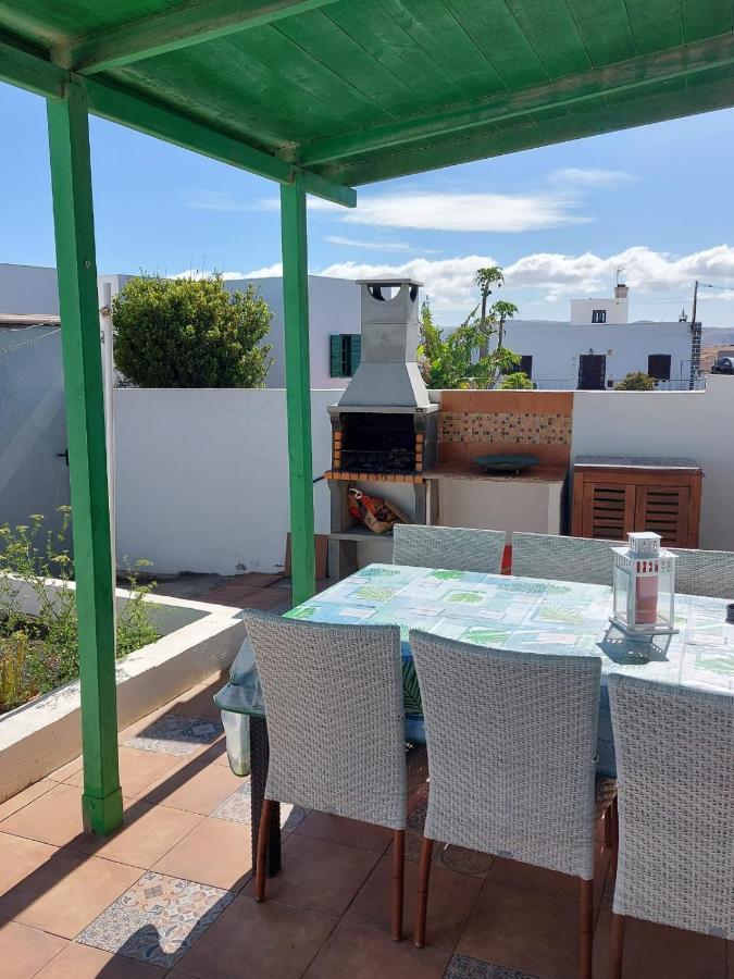 Casa Antonia Reyes, A La Sombra De Famara Appartement