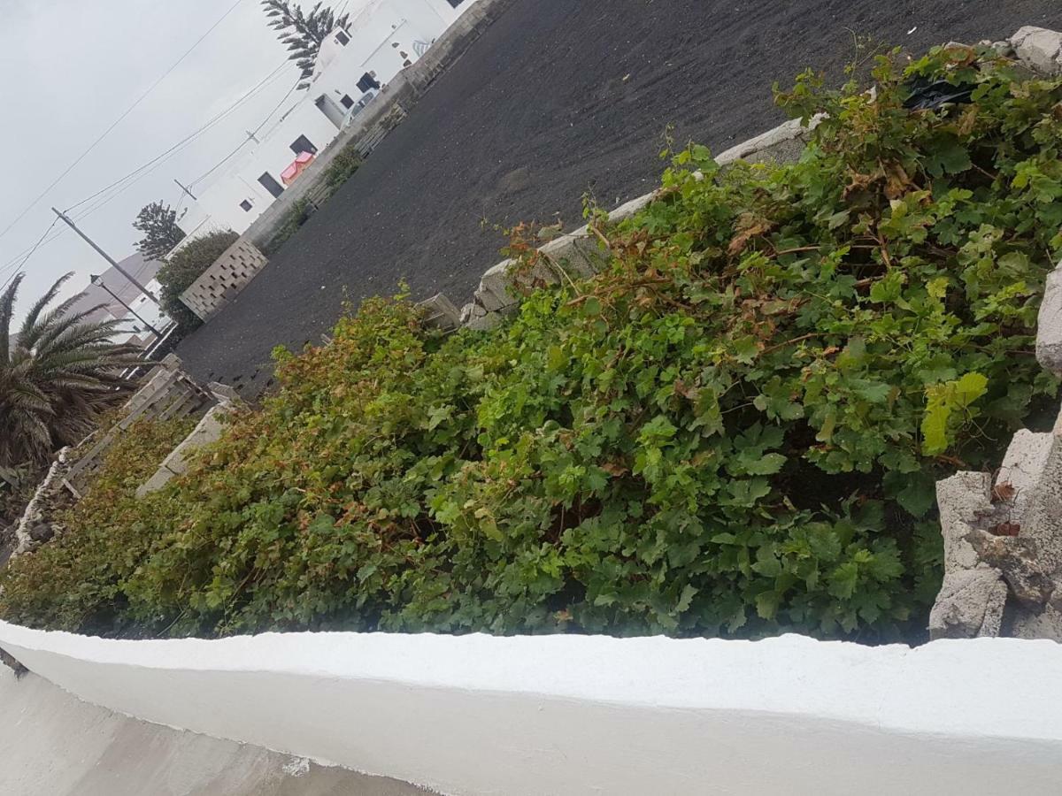 Casa Antonia Reyes, A La Sombra De Famara Apartamento *